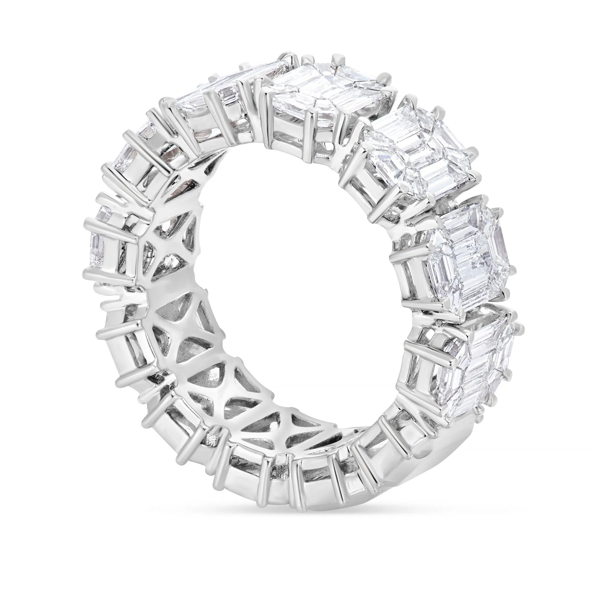 18K White Gold 2.29ct Emerald Diamond Eternity Illusion Band