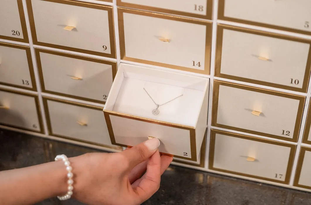 C W Sellors Chatsworth Beeley Luxury Jewellery and Gift Advent Calendar