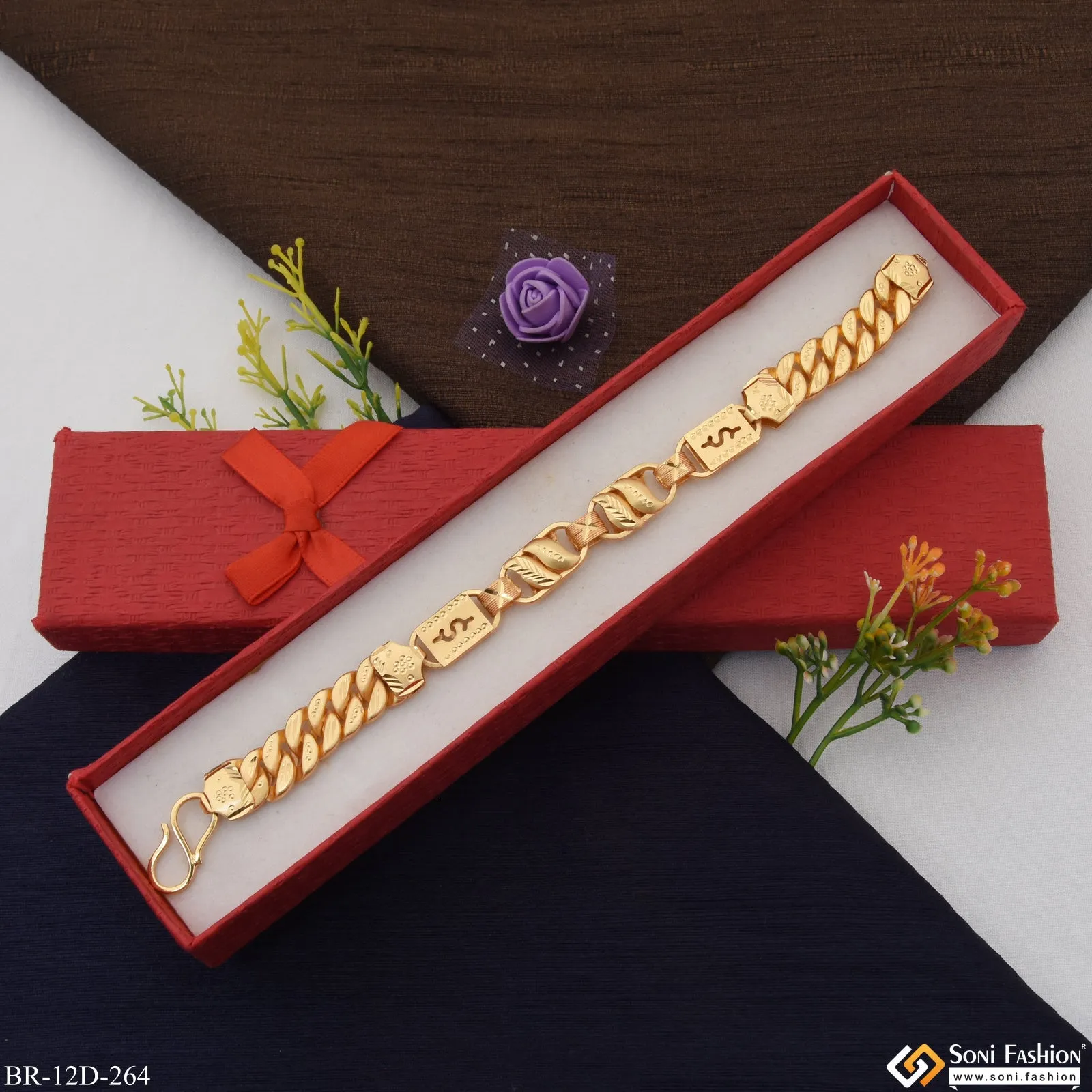 Decorative Design Gold Plated Pokal Bracelet for Men - Style D264