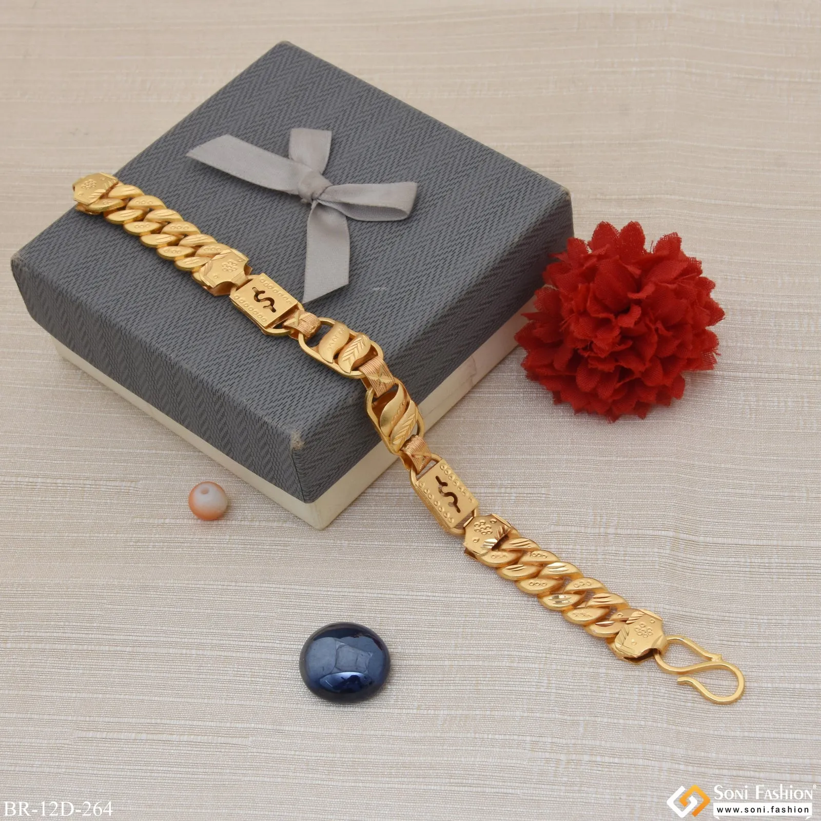 Decorative Design Gold Plated Pokal Bracelet for Men - Style D264