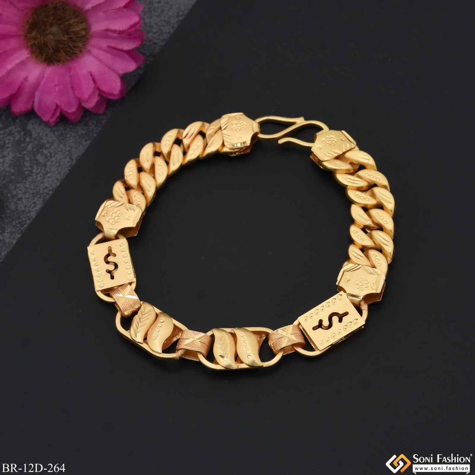 Decorative Design Gold Plated Pokal Bracelet for Men - Style D264