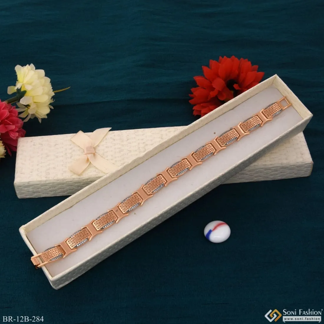Decorative Design with Diamond Best Quality Rose Gold Bracelet - Style B284