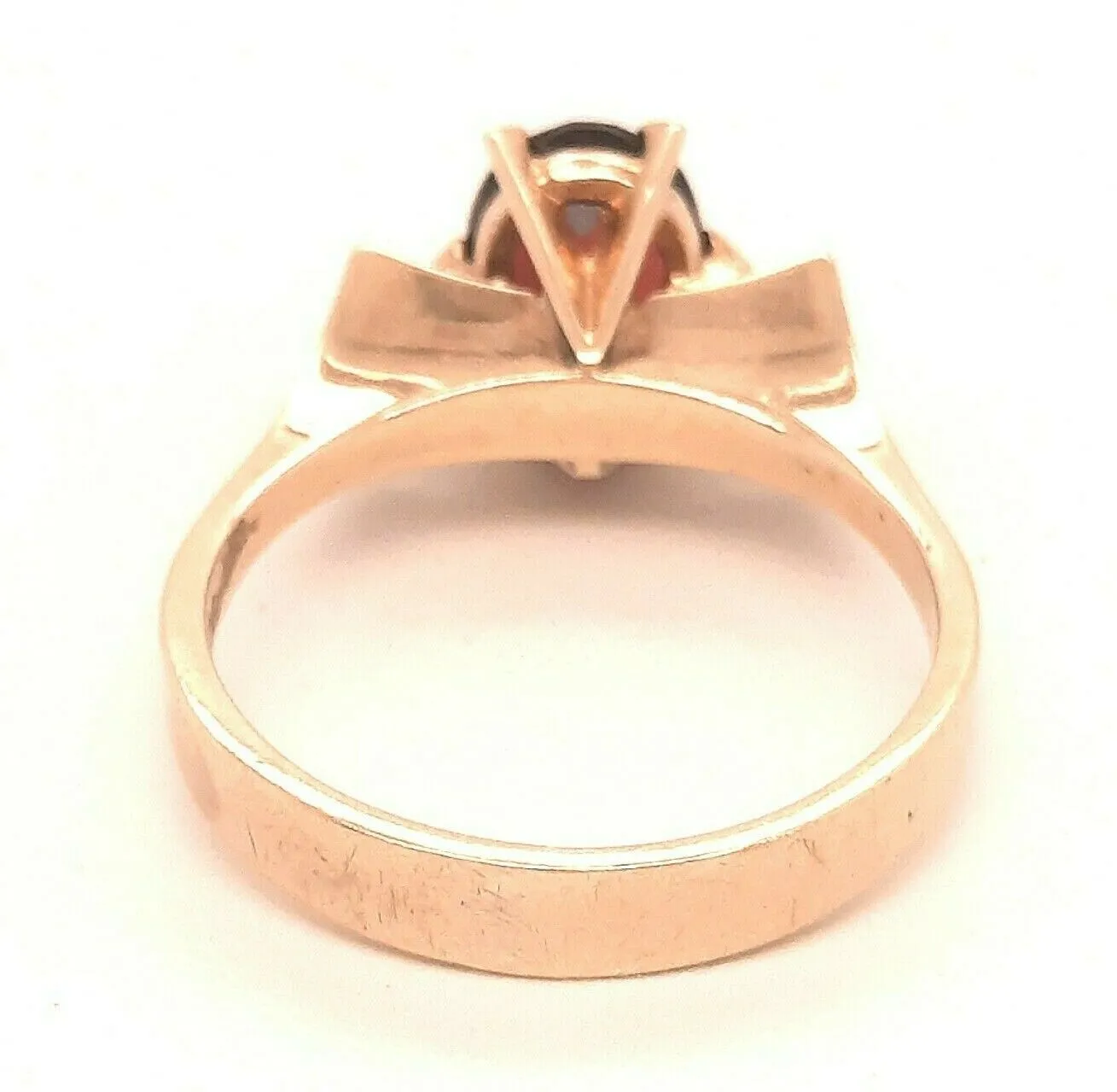 Garnet & 9ct Yellow Gold Ring - Split Swept Up Shoulders - Fine Jewellery