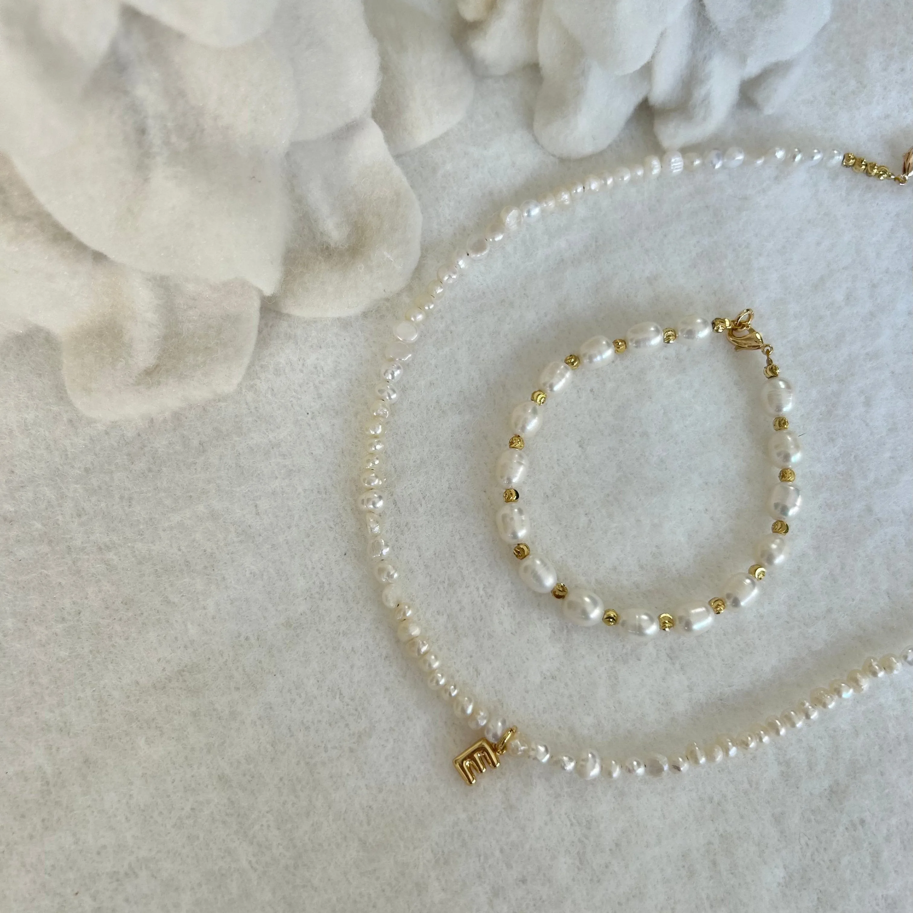 NOVA LARGE PEARL BEADED BRACELET IN 18K GOLD