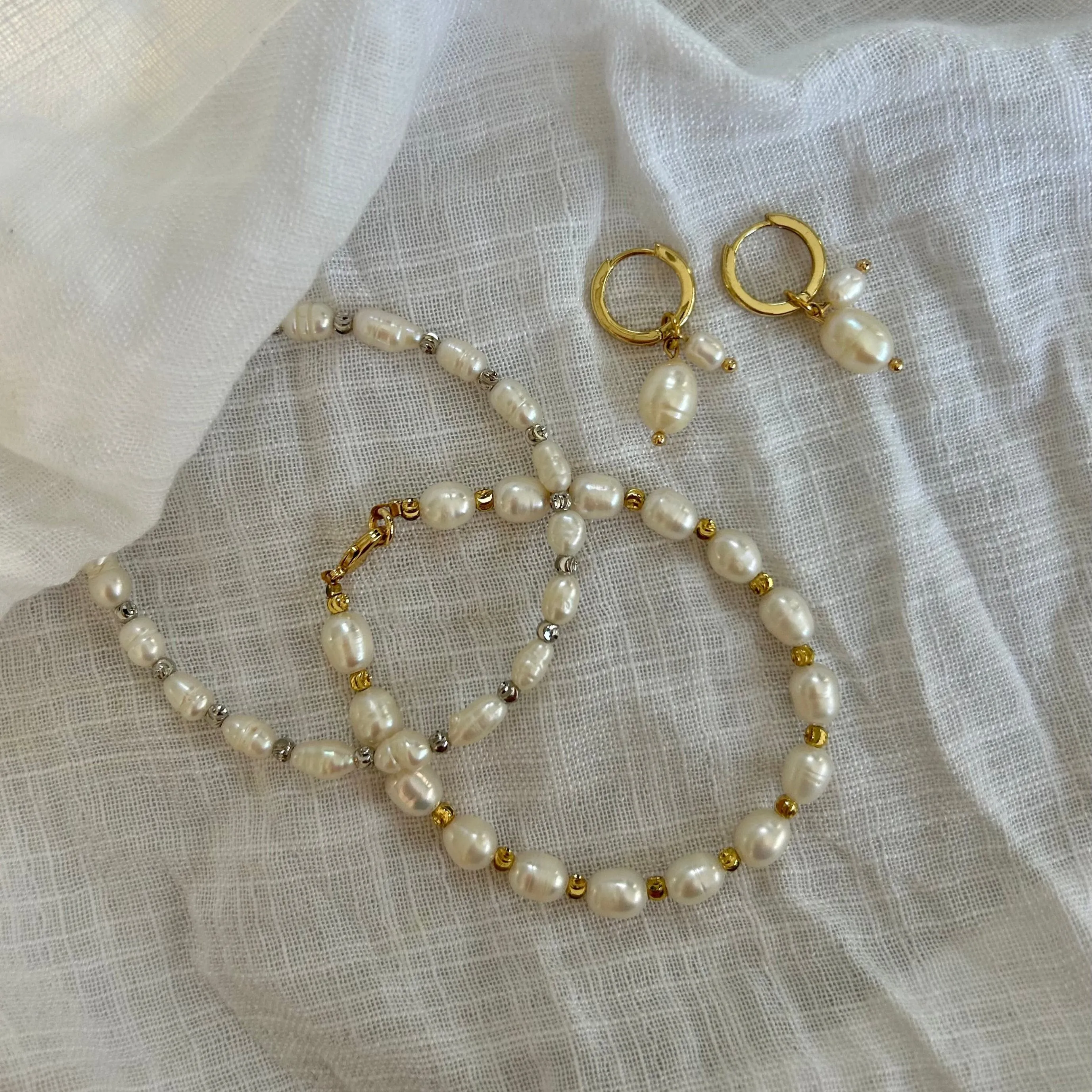 NOVA LARGE PEARL BEADED BRACELET IN 18K GOLD
