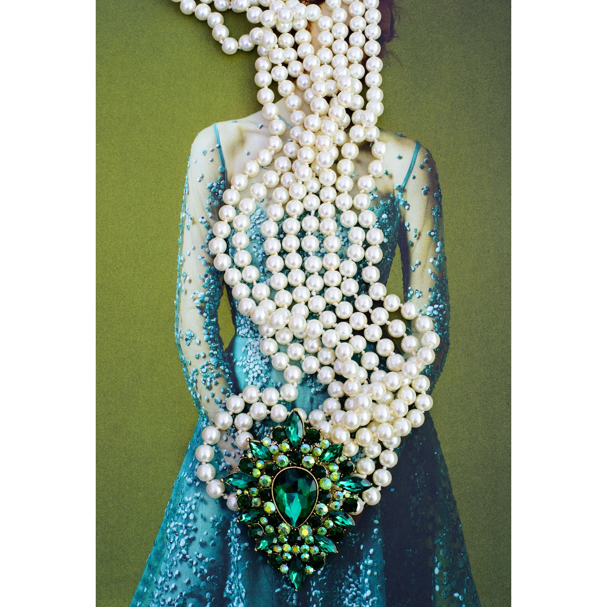 PEARL LUXE STATEMENT NECKLACE