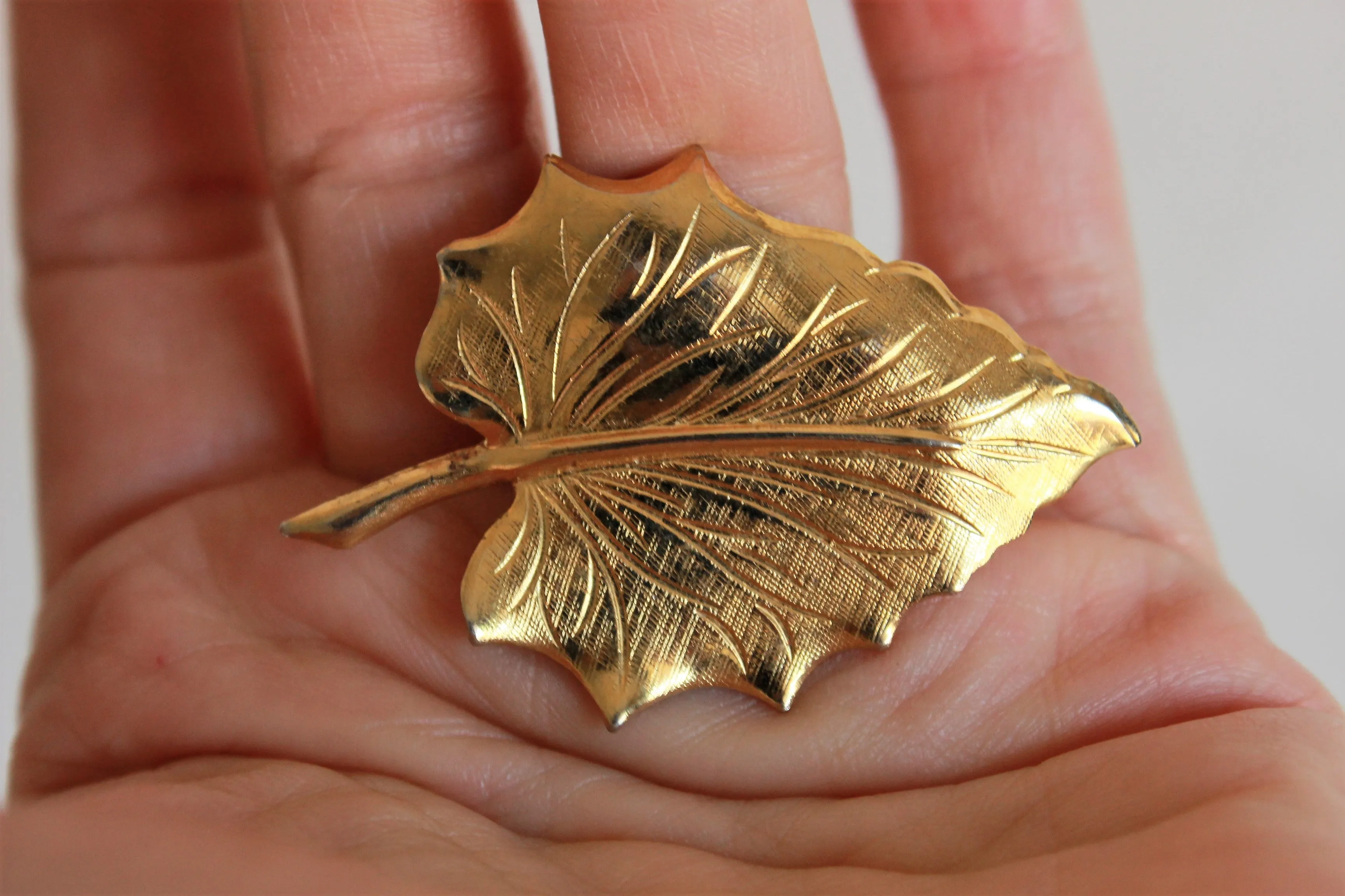 Vintage Gold Leaf Brooch
