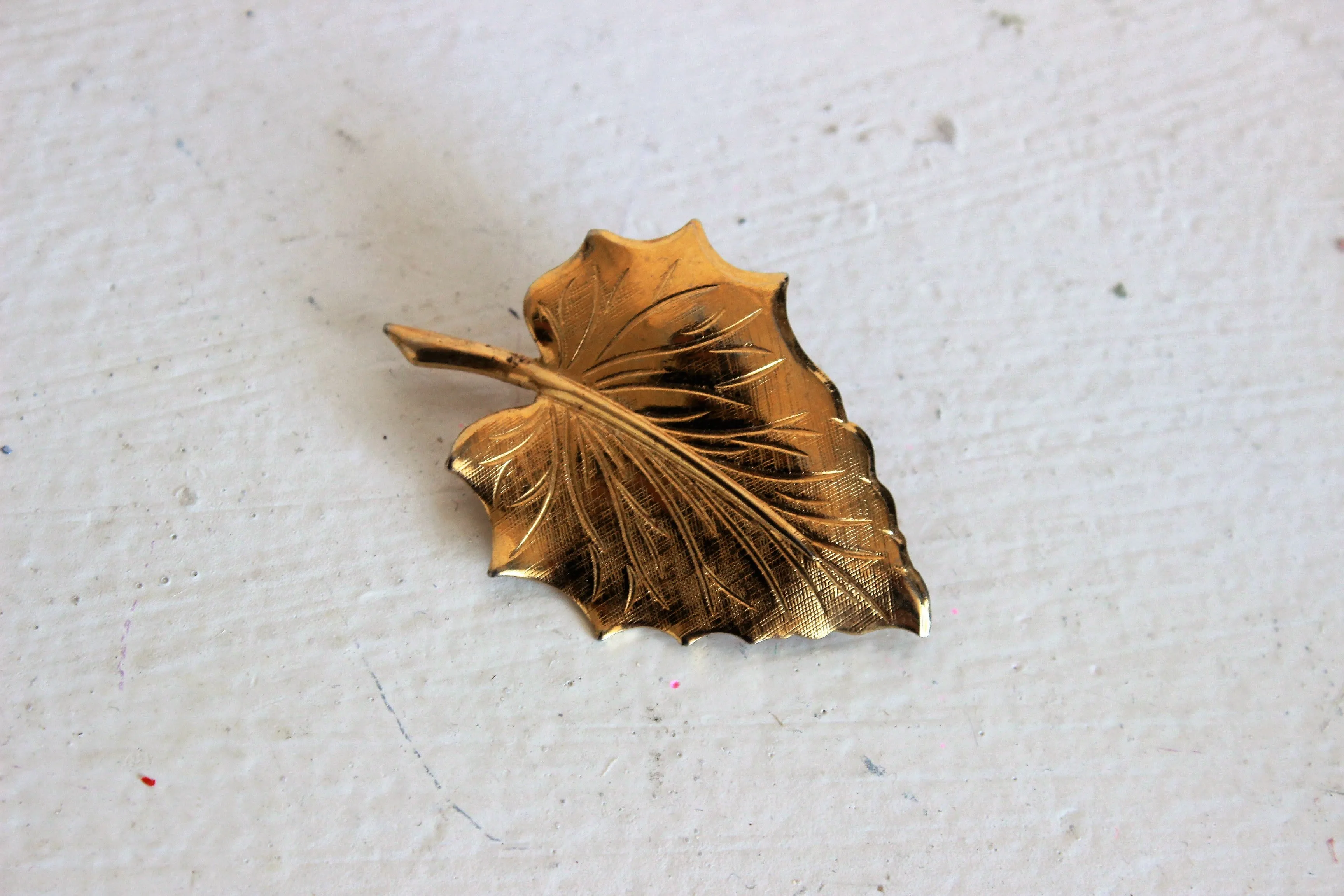 Vintage Gold Leaf Brooch